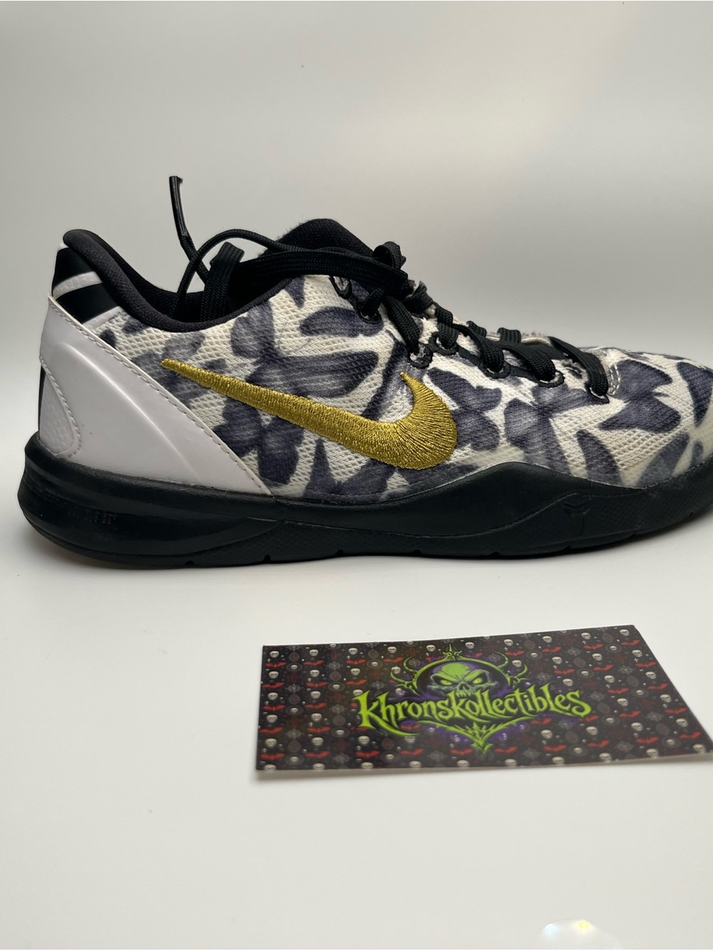 Nike Kobe IX Low EM (GS) White/Black/Gold Low Top Lace-Up Sneaker 2Y